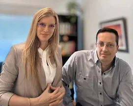 Terapia online. Lic. Analia Corti y Lic. Fernando Moldes